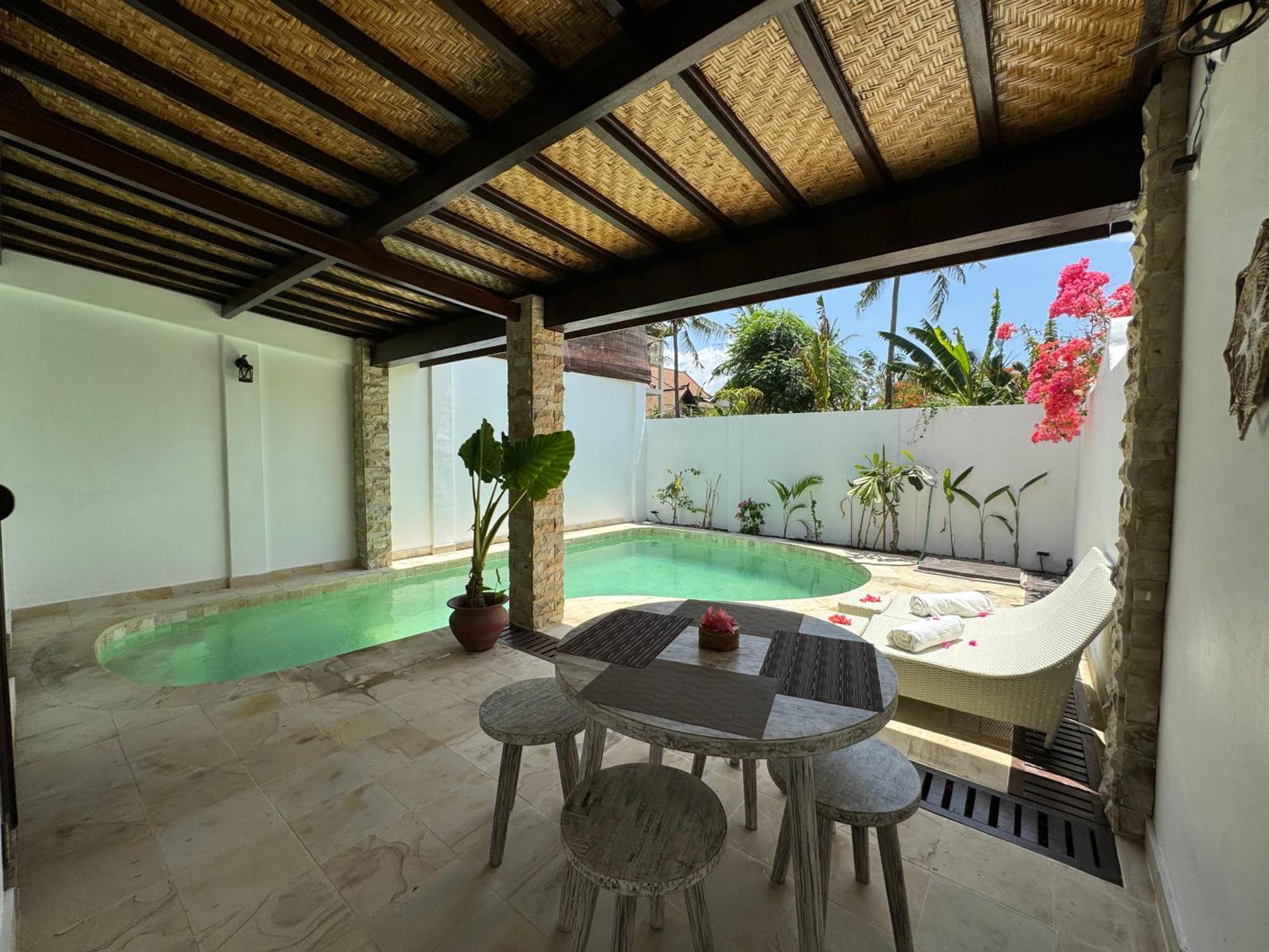 Cantika Villa Гили Траванган Экстерьер фото